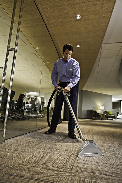 Carpet cleaning with steam